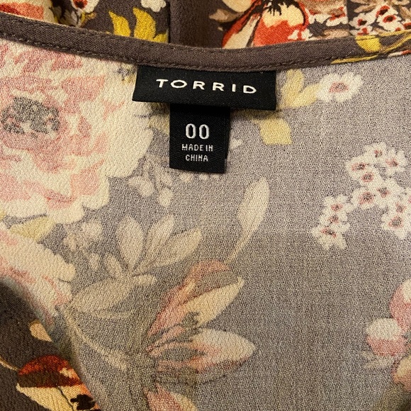 Torrid long sleeved flowy tunic top. - Picture 2 of 6